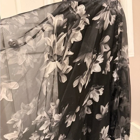 Floral Black and Gray Maxi Skirt - Picture 5 of 6